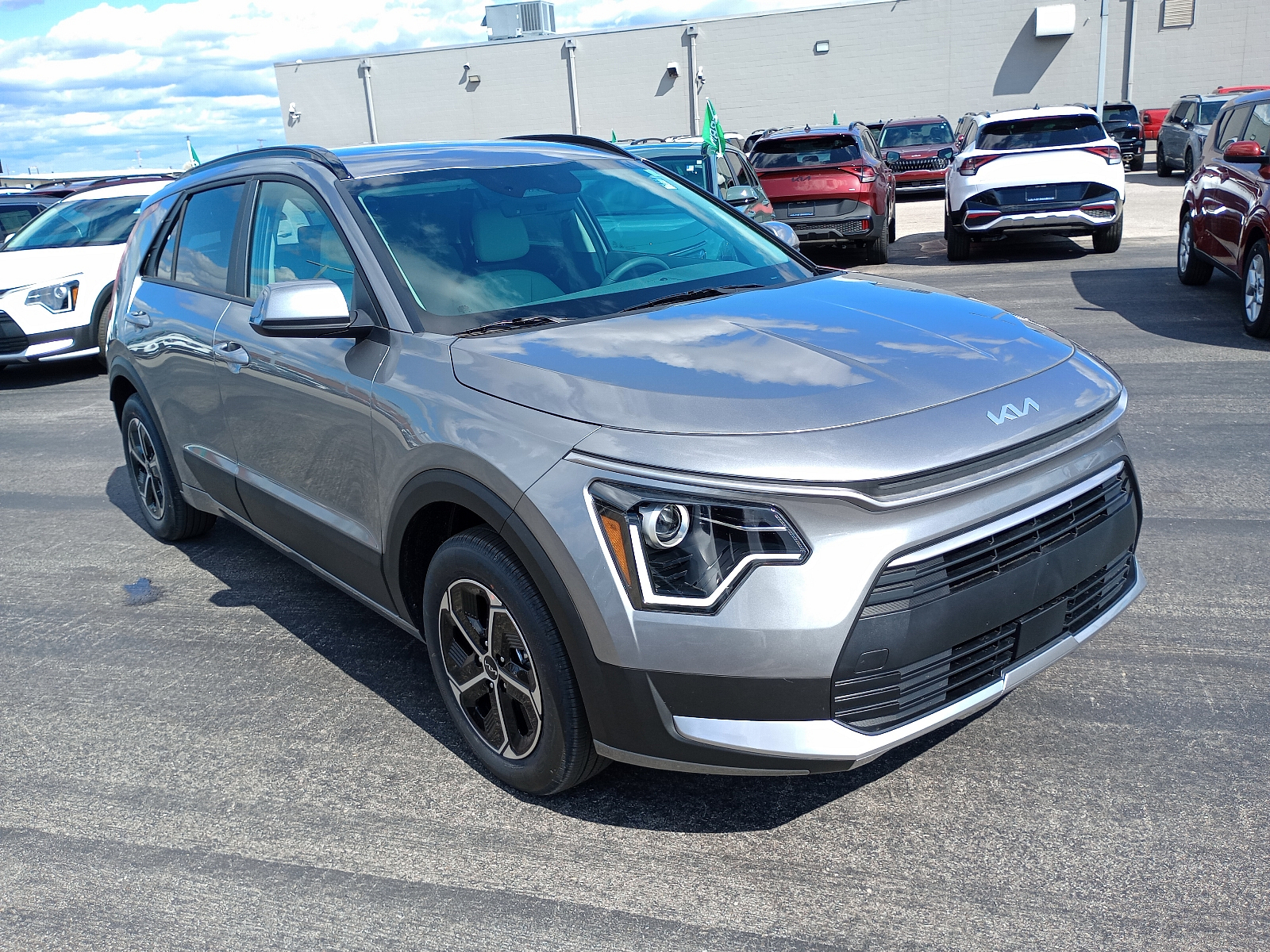 2025 Kia Niro EX's photo