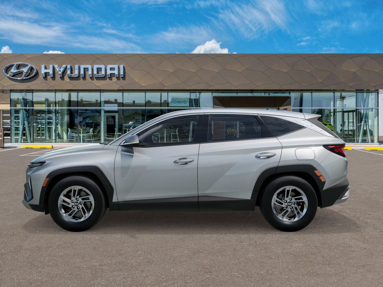 2026 Hyundai Tucson SE photo 3