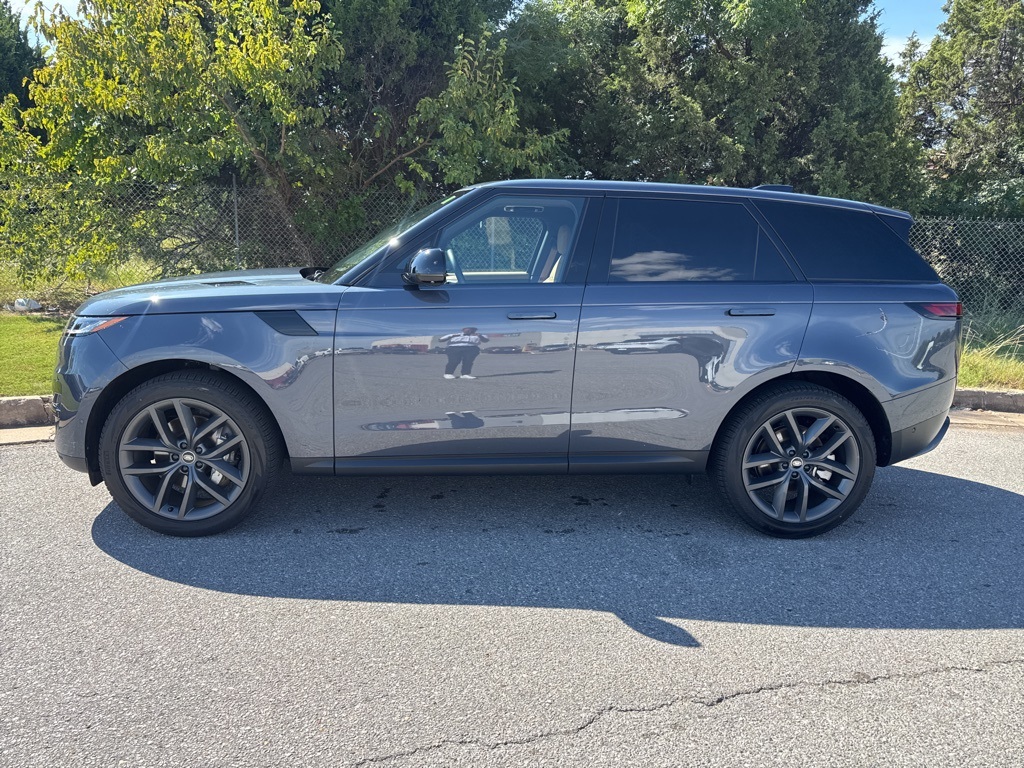 2025 Land Rover Range Rover Sport SE photo 2