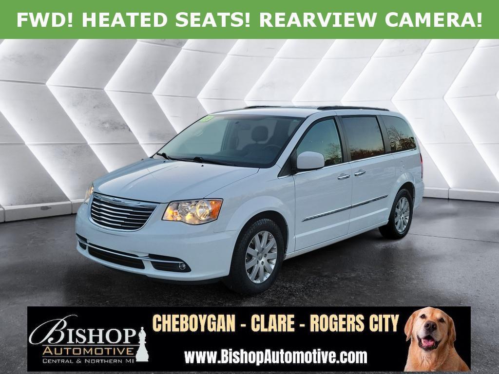 2016 Chrysler Town & Country Touring's photo