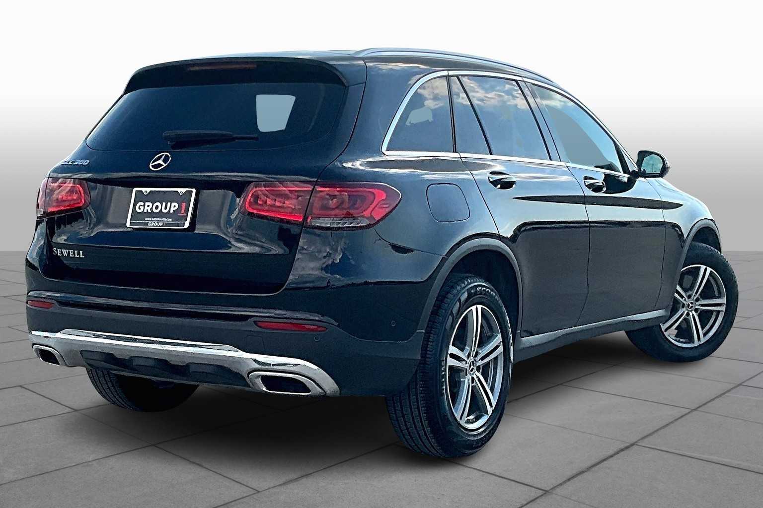 2022 Mercedes Benz GLC 300 photo 11