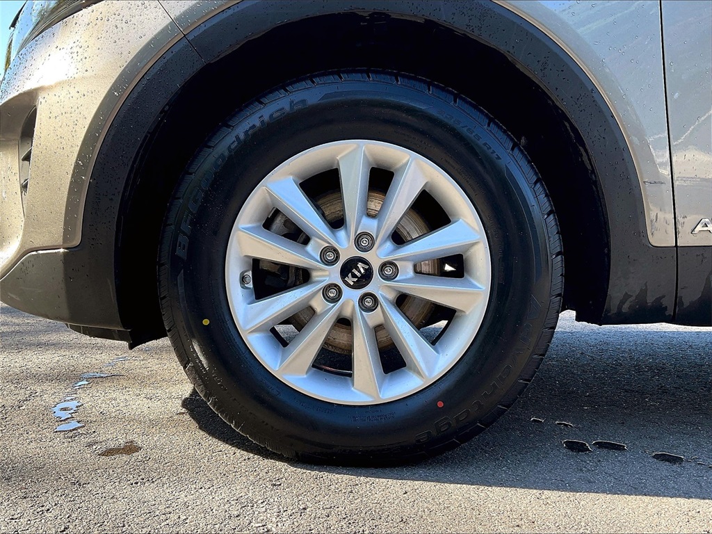 2019 Kia Sorento LX photo 21