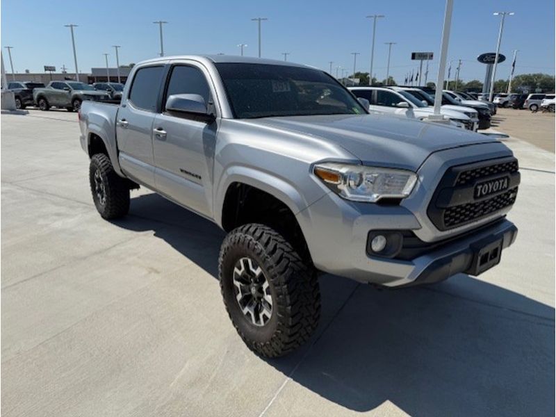 2019 Toyota Tacoma SR5 photo 3