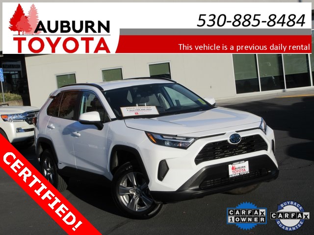 2024 Toyota RAV4 XLE's photo