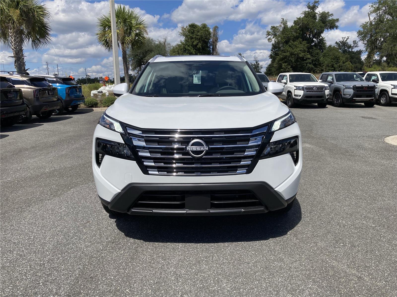 2026 Nissan Rogue SV photo 2