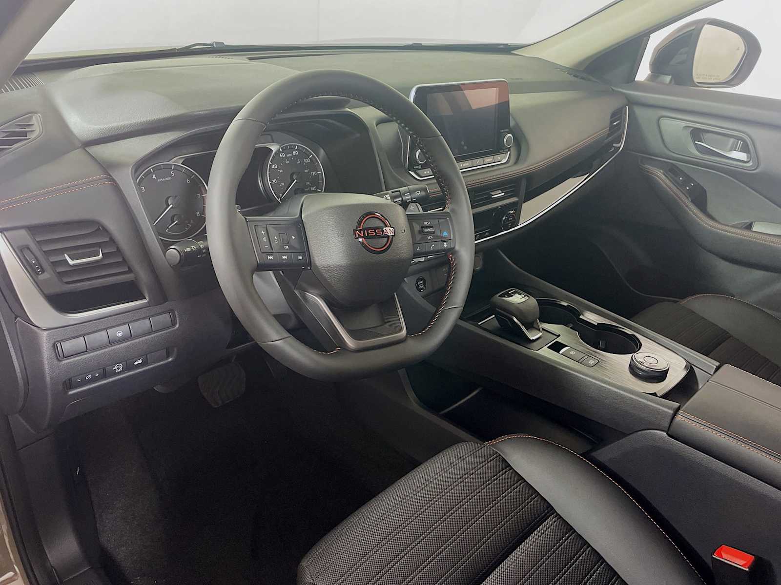 2025 Nissan Rogue photo 7