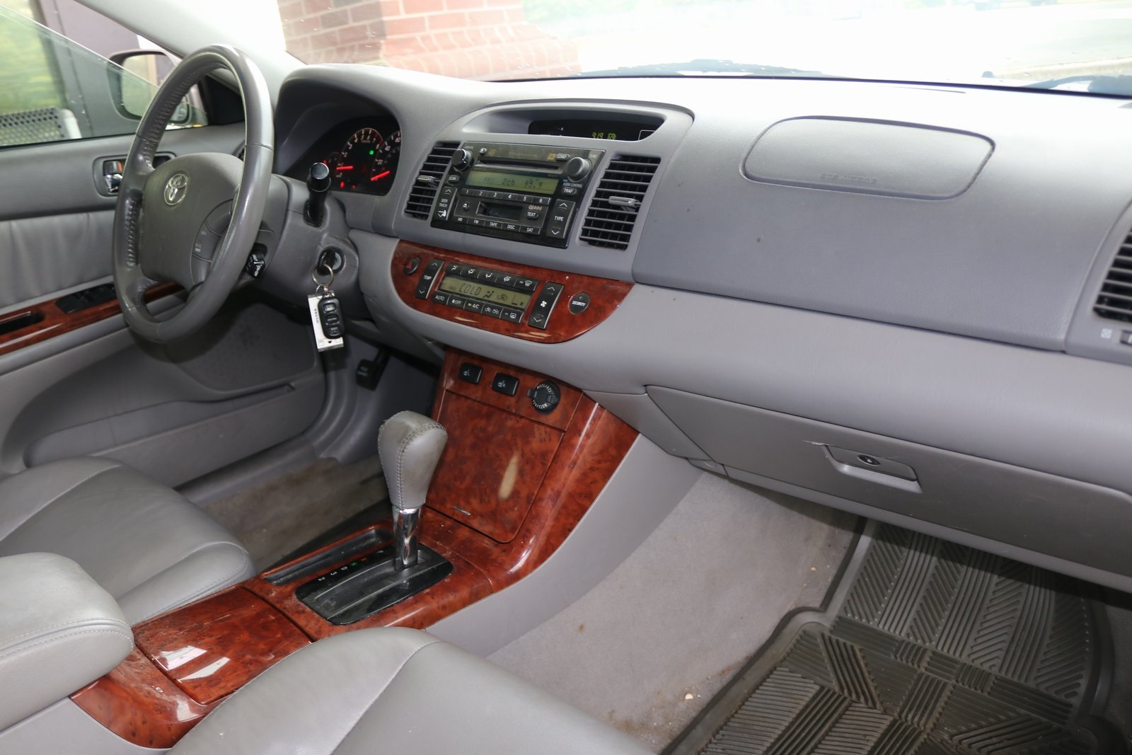 2005 Toyota Camry XLE photo 19
