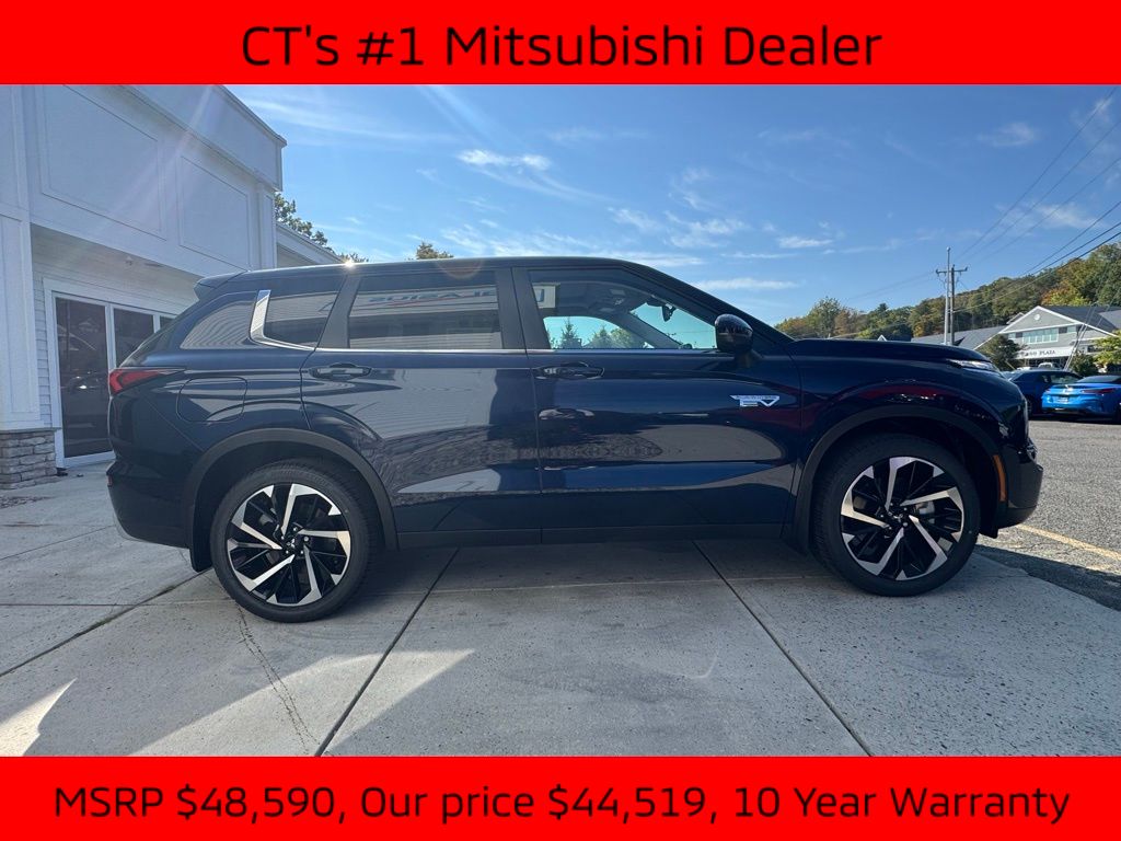 2025 Mitsubishi Outlander PHEV SE photo 4