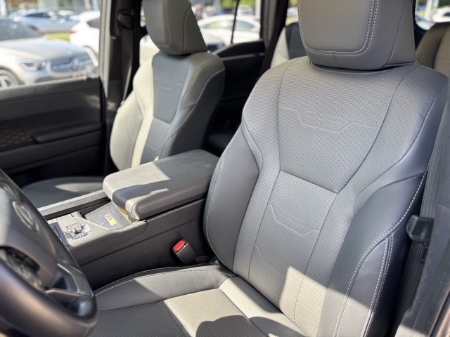 2024 Lexus GX 550 Luxury photo 16