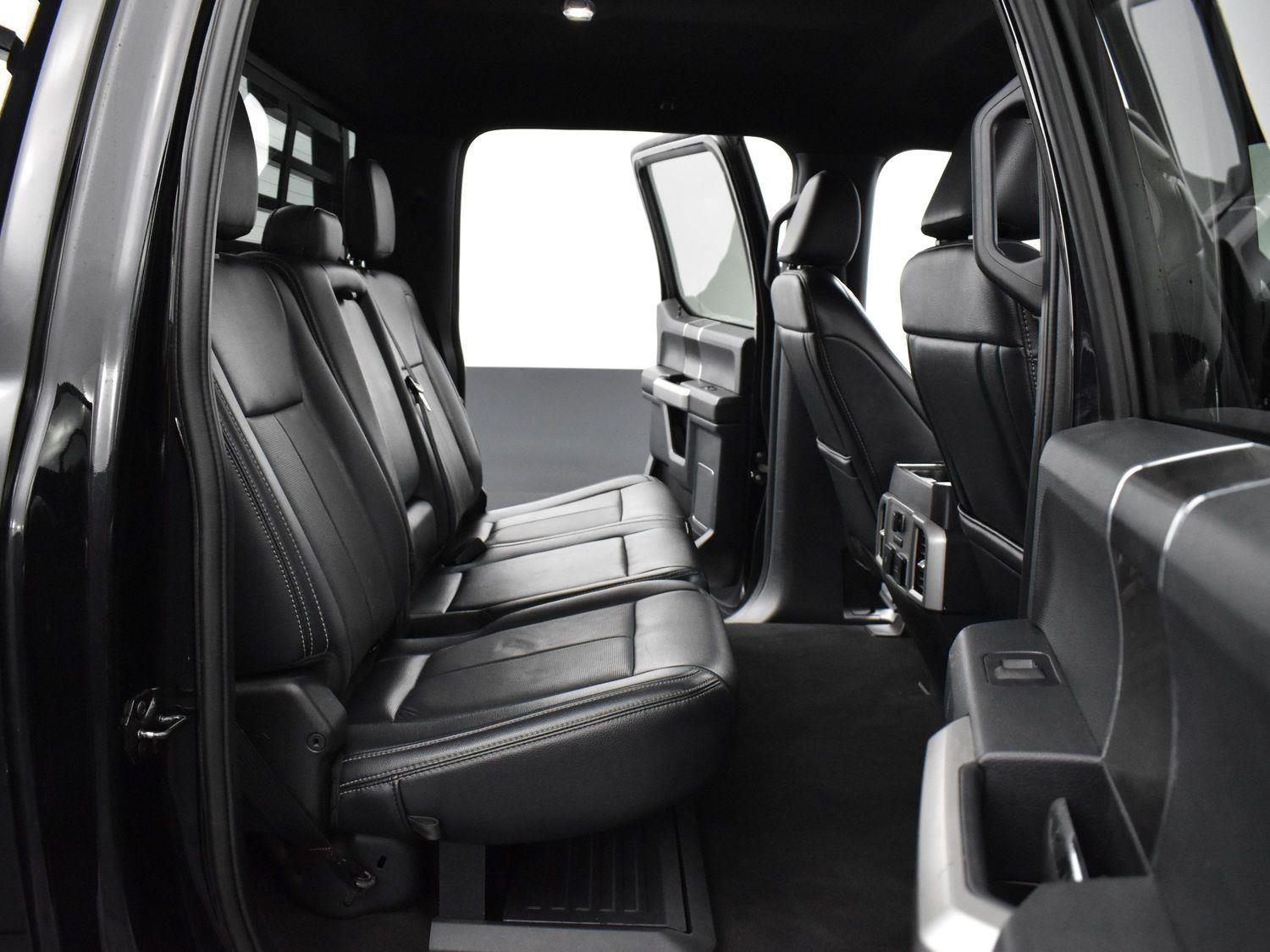 2022 Ford F-450 Lariat photo 31