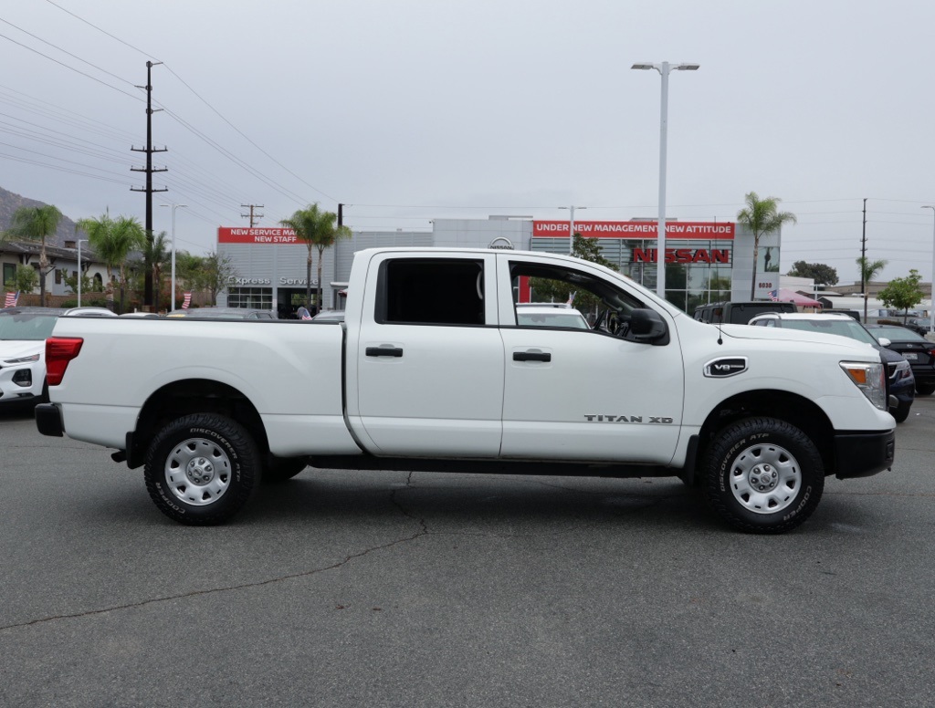 2019 Nissan Titan S photo 2