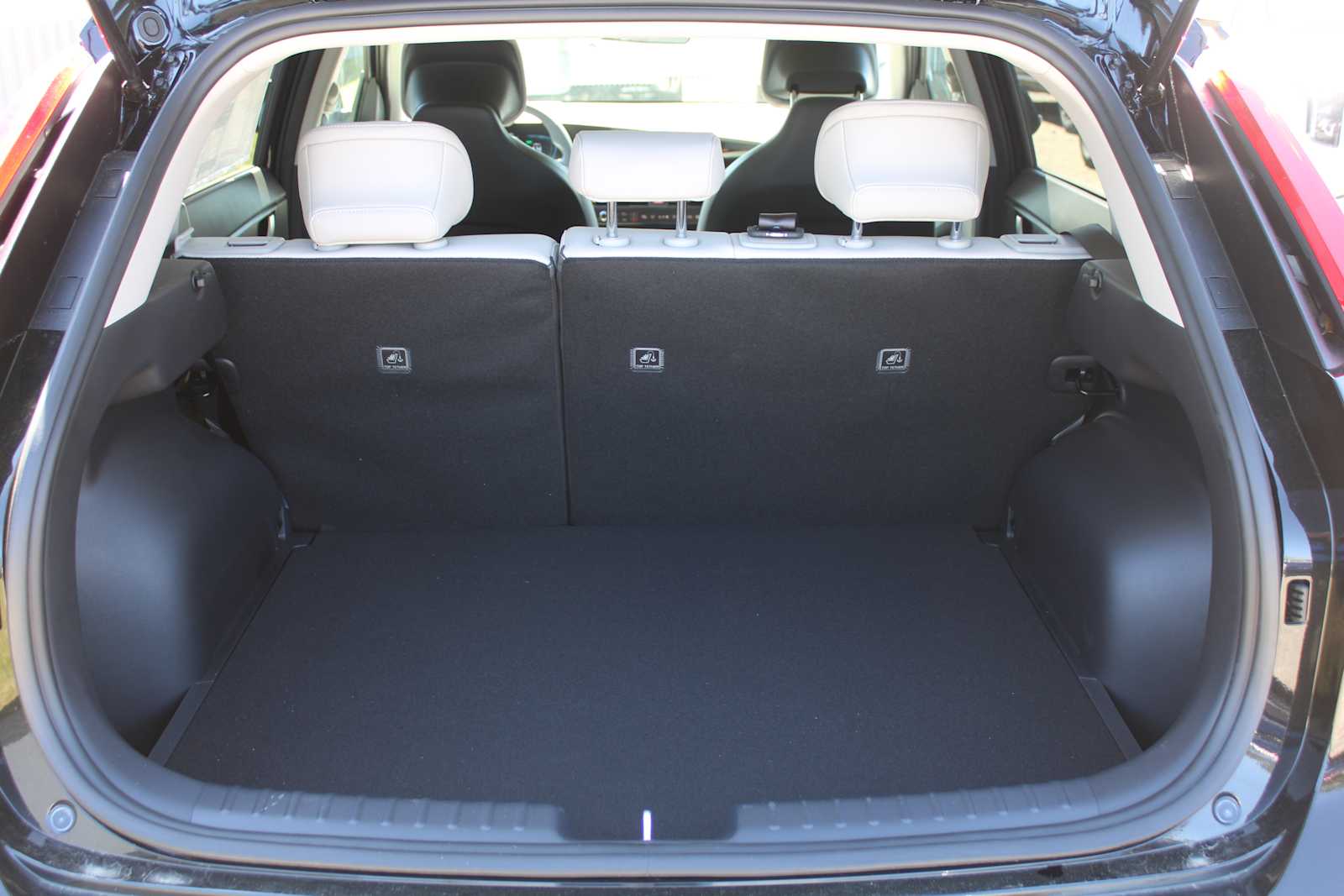 2025 Kia Niro EX photo 6
