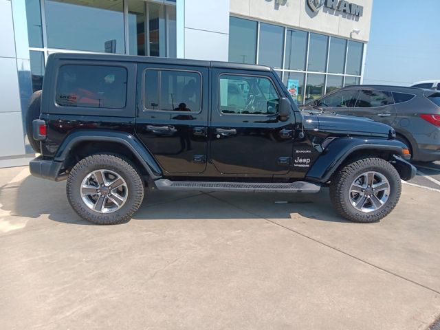 2022 Jeep Wrangler Unlimited Sahara photo 7