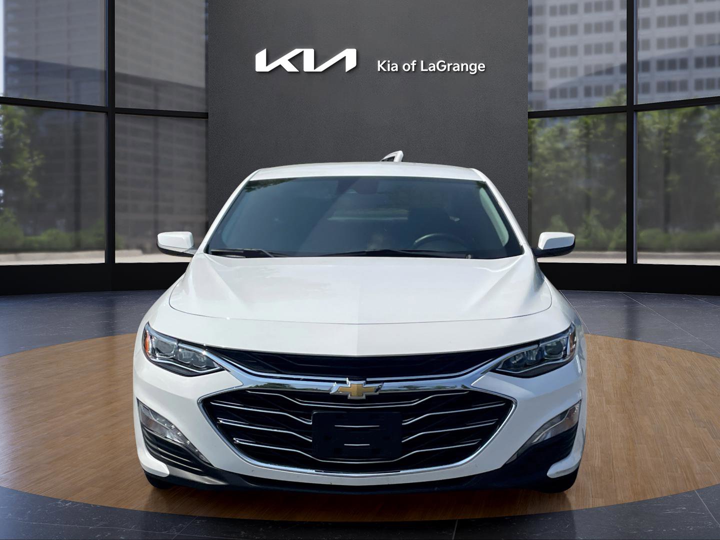 2024 Chevrolet Malibu Premier 2LT photo 2