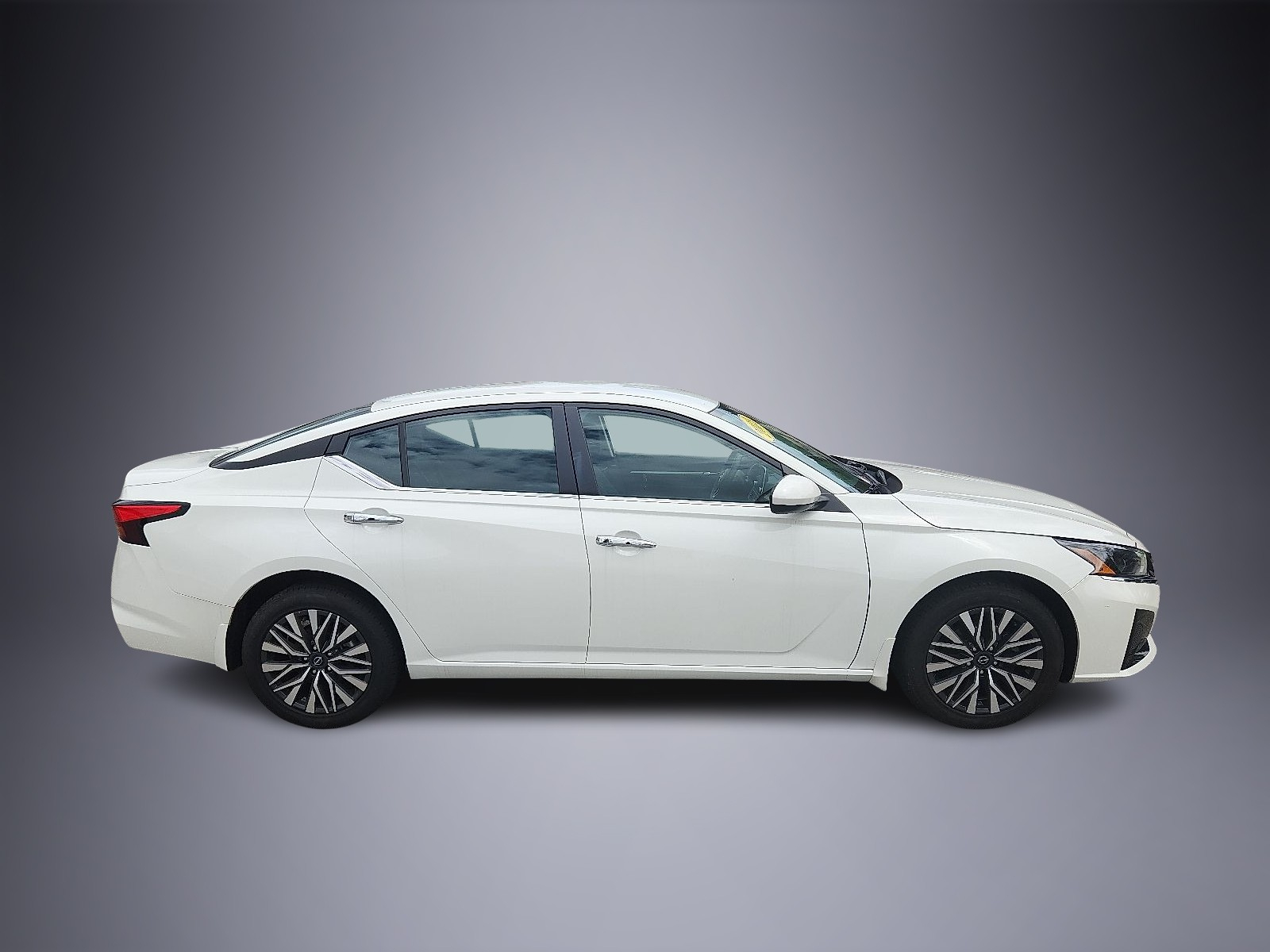 2023 Nissan Altima 2.5 SV photo 7