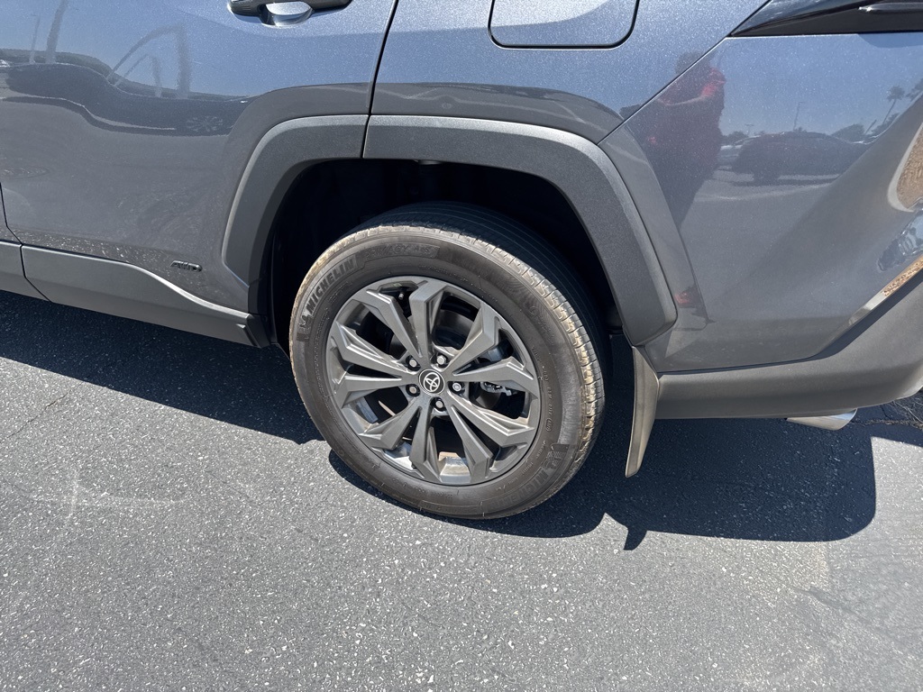 2022 Toyota RAV4 Hybrid Limited photo 4