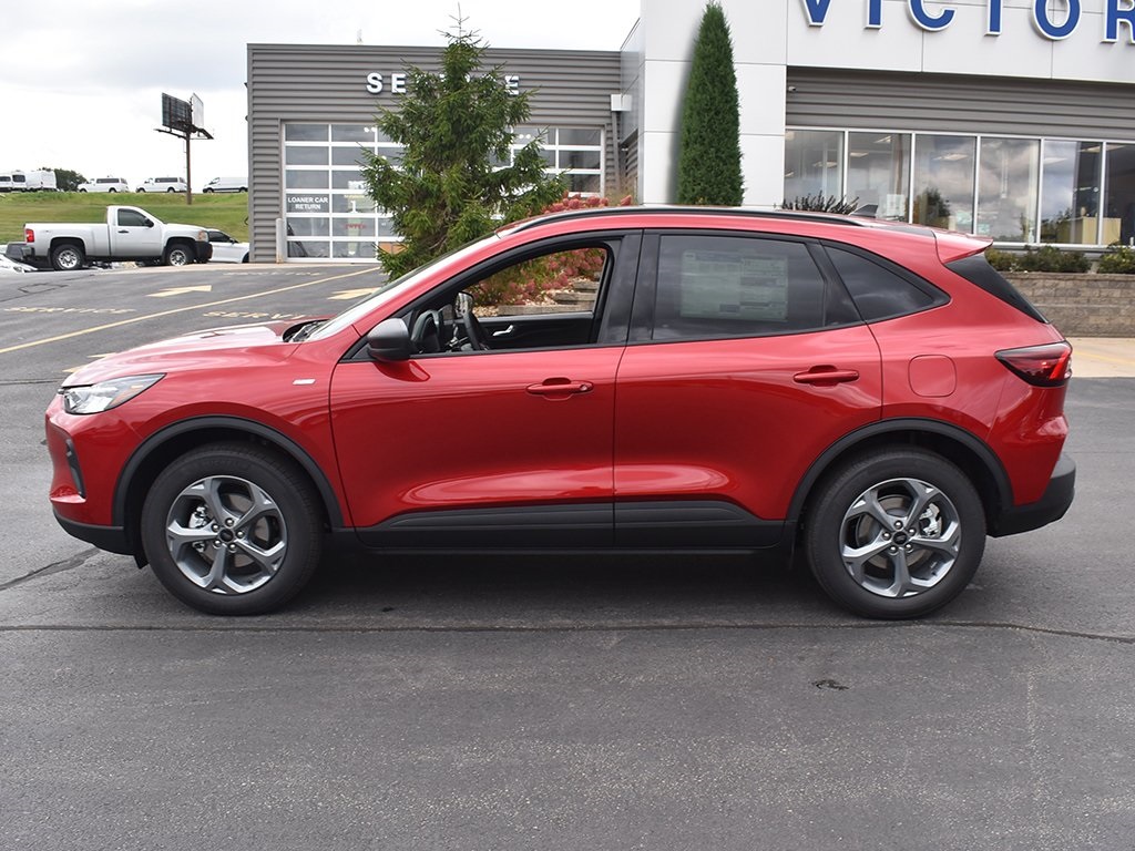 2025 Ford Escape ST-Line photo 2