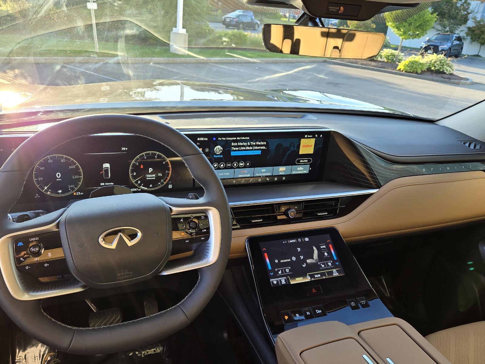 2025 Infiniti QX80 Luxe photo 13