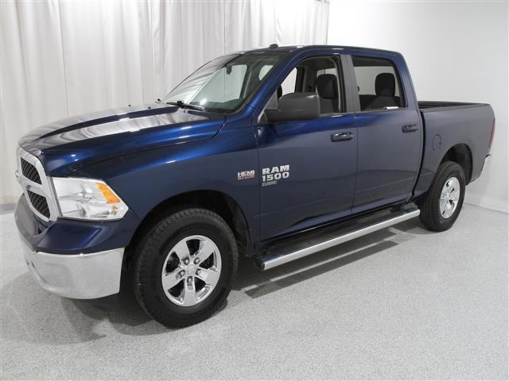 2021 Ram 1500 Classic SLT photo 3