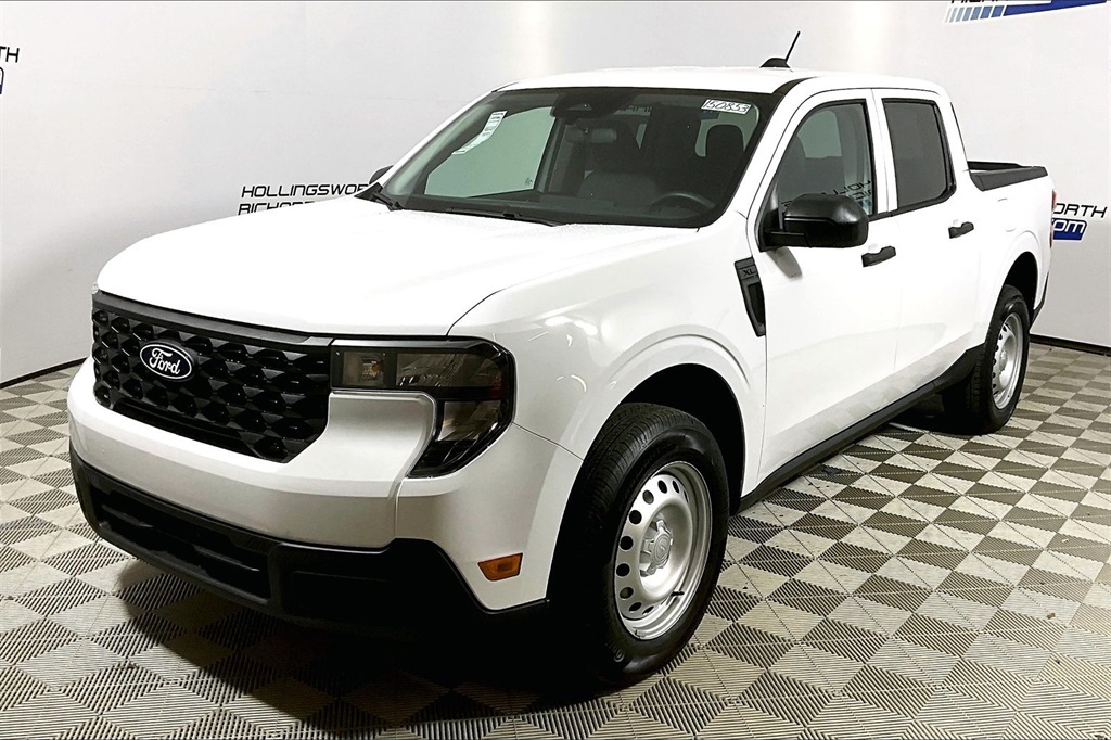 2025 Ford Maverick XL's photo