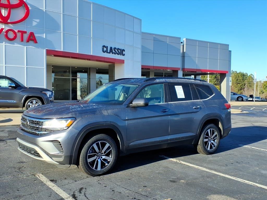 2023 Volkswagen Atlas SE's photo