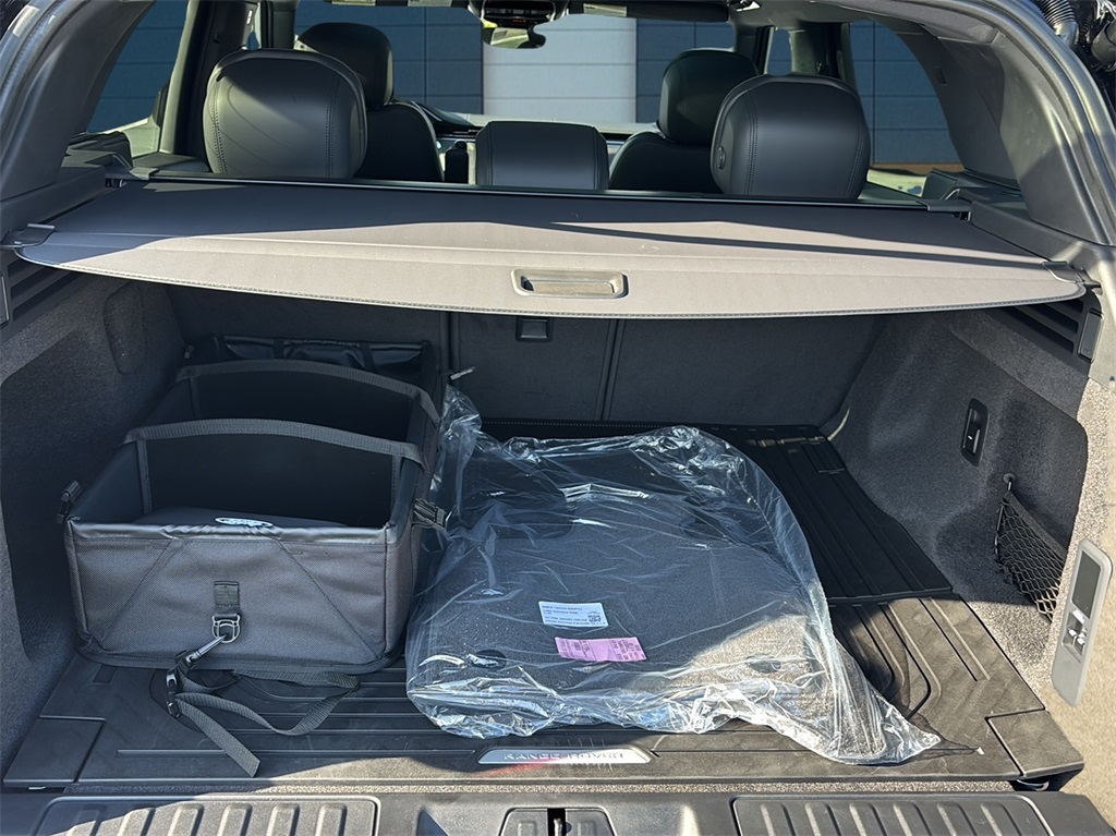 2025 Land Rover Range Rover Sport SE photo 12