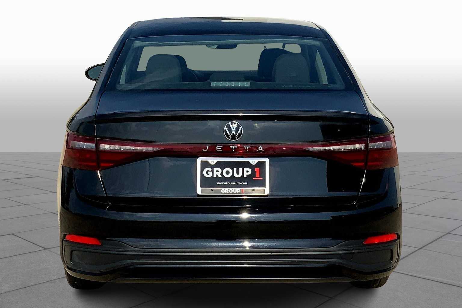 2025 Volkswagen Jetta S photo 4