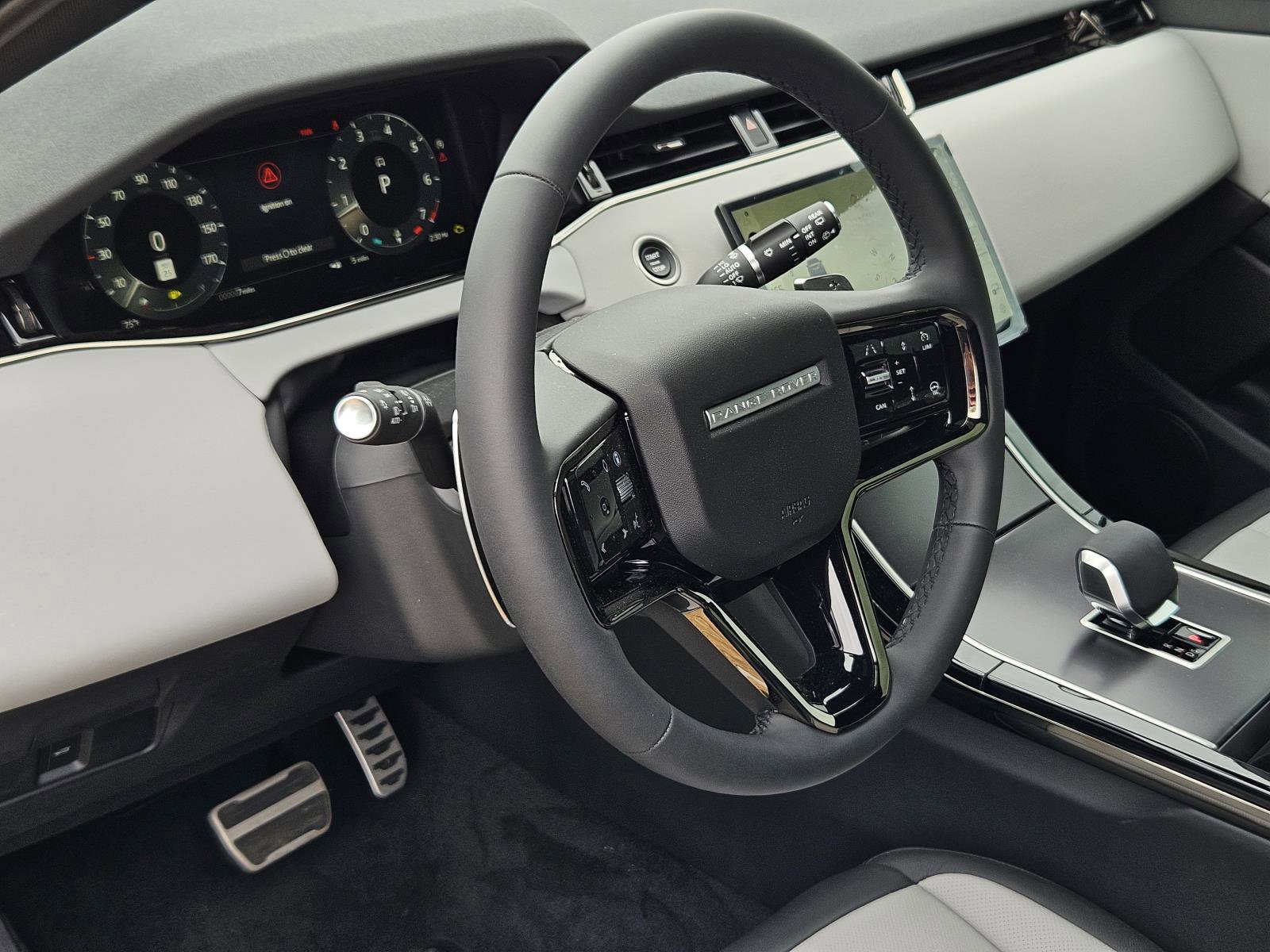 2026 Land Rover Range Rover Evoque Dynamic SE photo 28