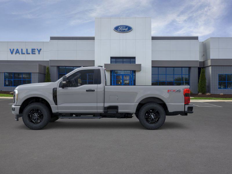 2025 Ford F-350 photo 3