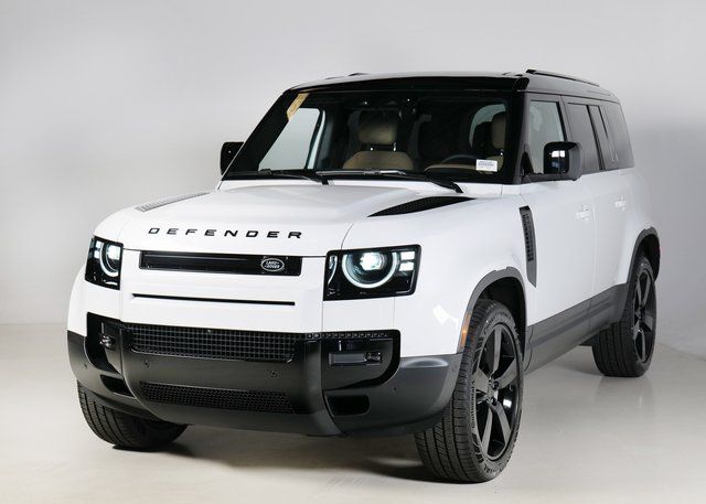 2026 Land Rover Defender S's photo