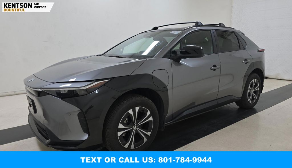 2025 Toyota bZ4X XLE's photo