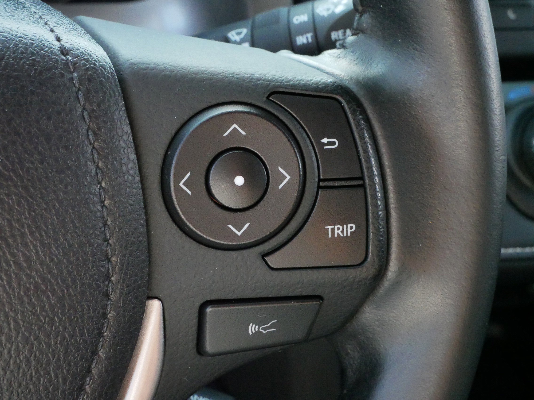 2018 Toyota RAV4 XLE photo 24