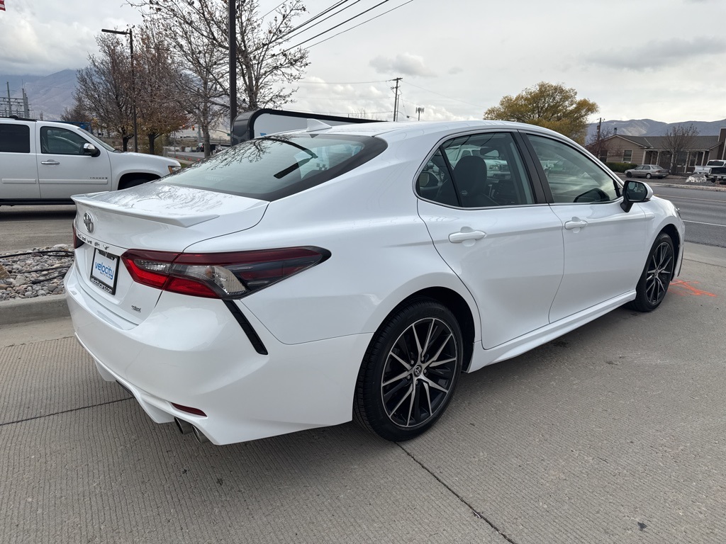 2024 Toyota Camry SE photo 3