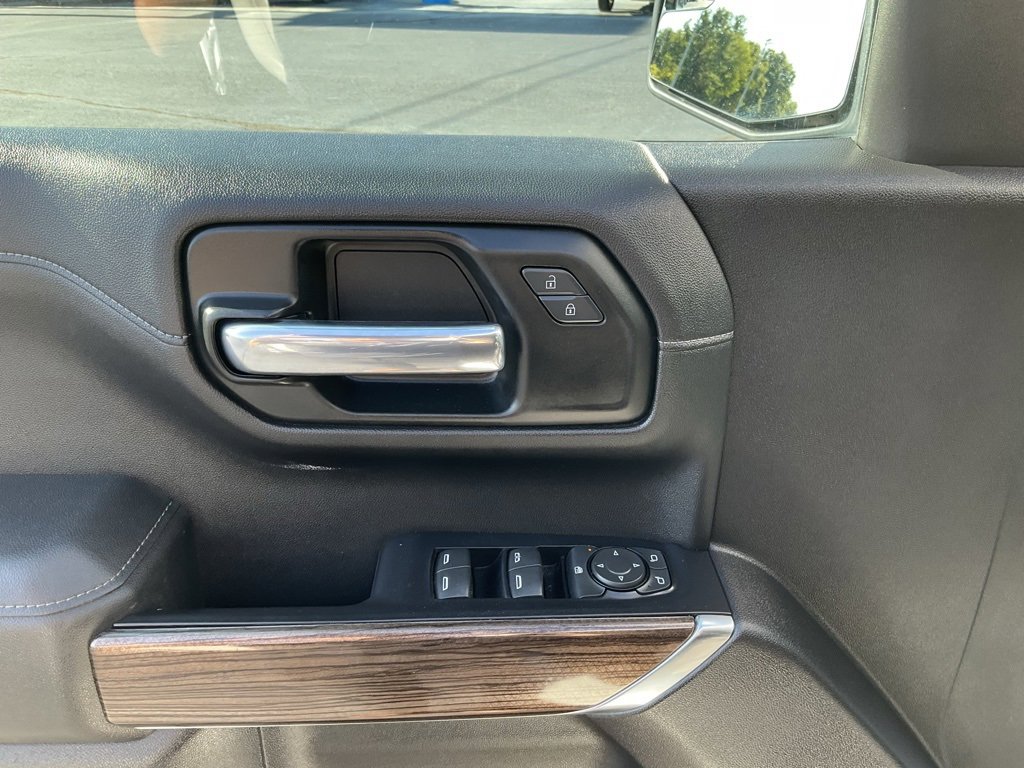 2020 Chevrolet Silverado 1500 RST photo 10