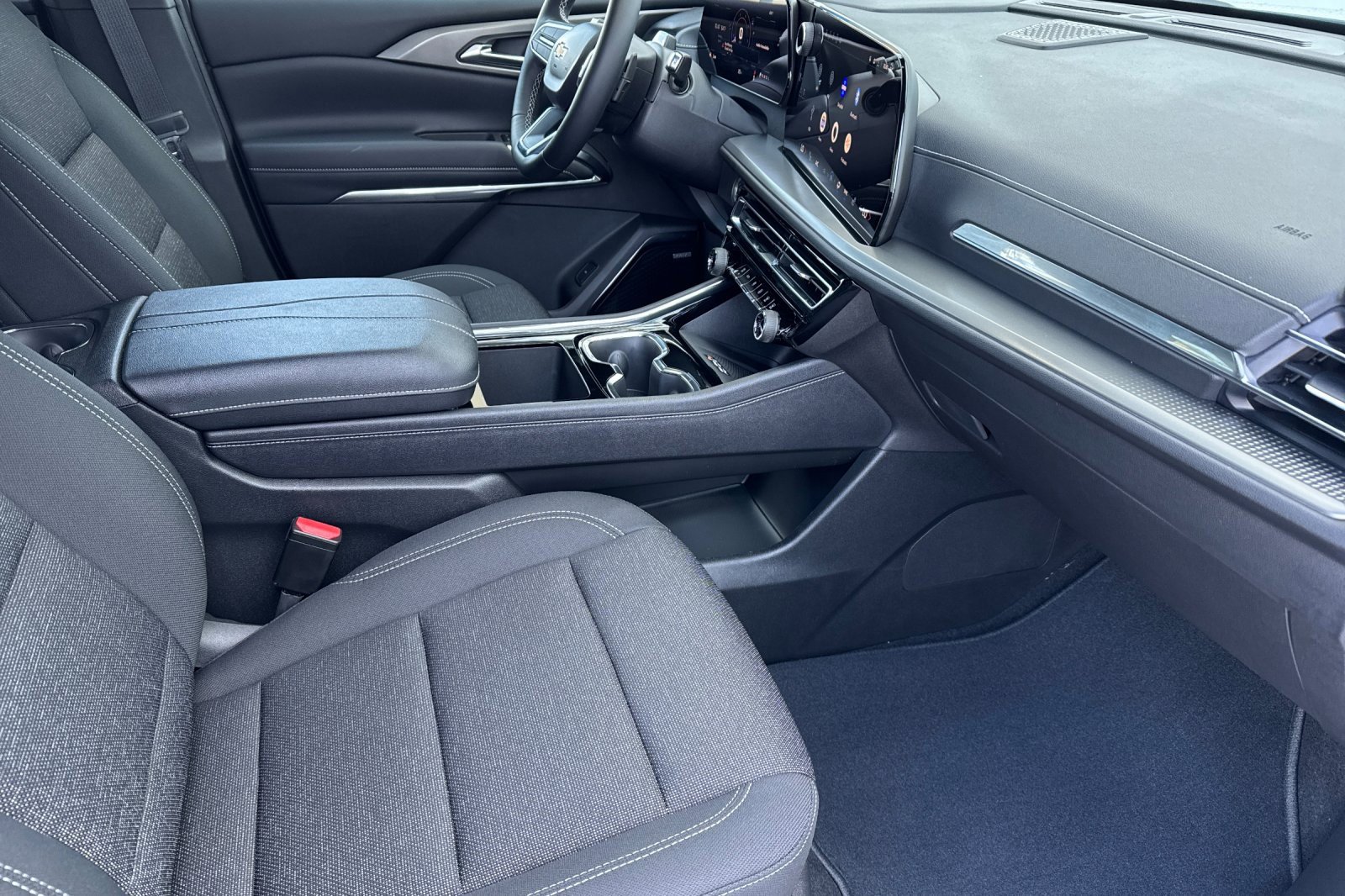 2025 Chevrolet Traverse photo 15
