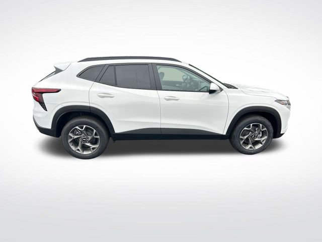 2025 Chevrolet Trax LT photo 5