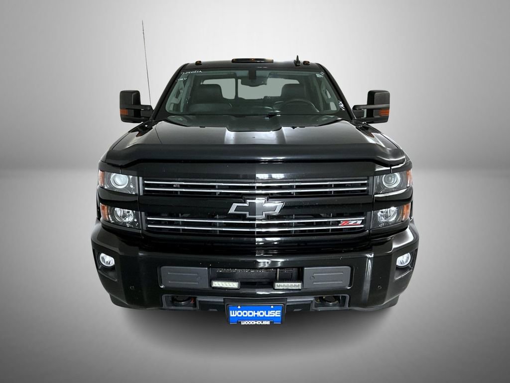 2017 Chevrolet Silverado 2500HD LT photo 2