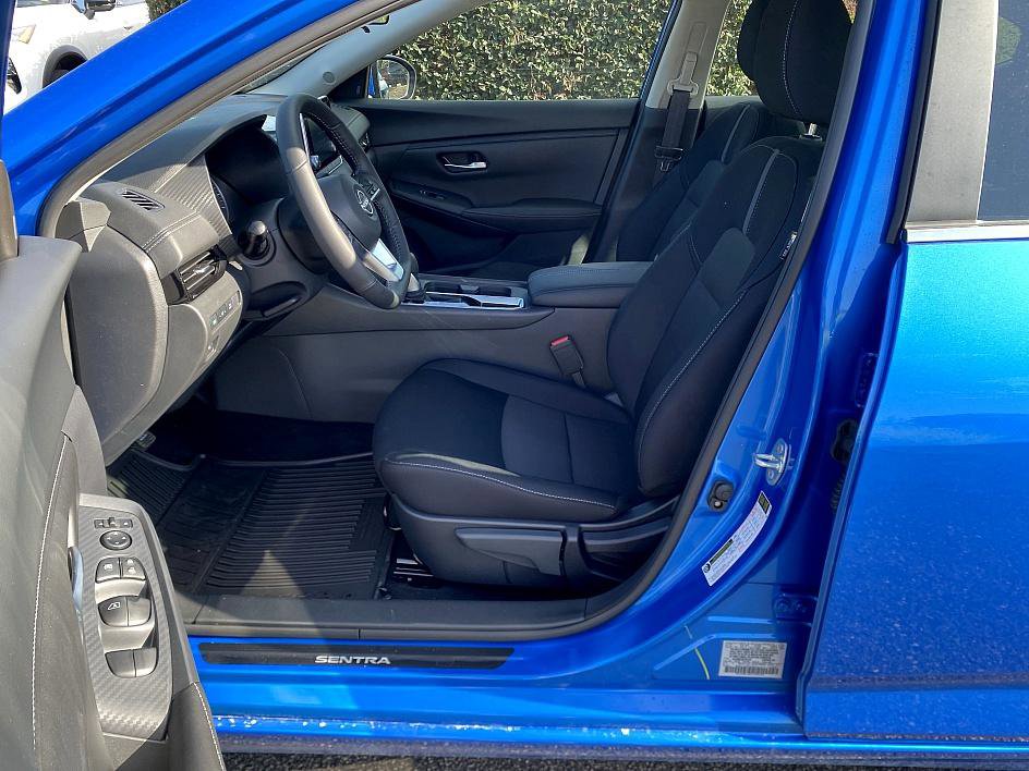 2025 Nissan Sentra SV photo 14