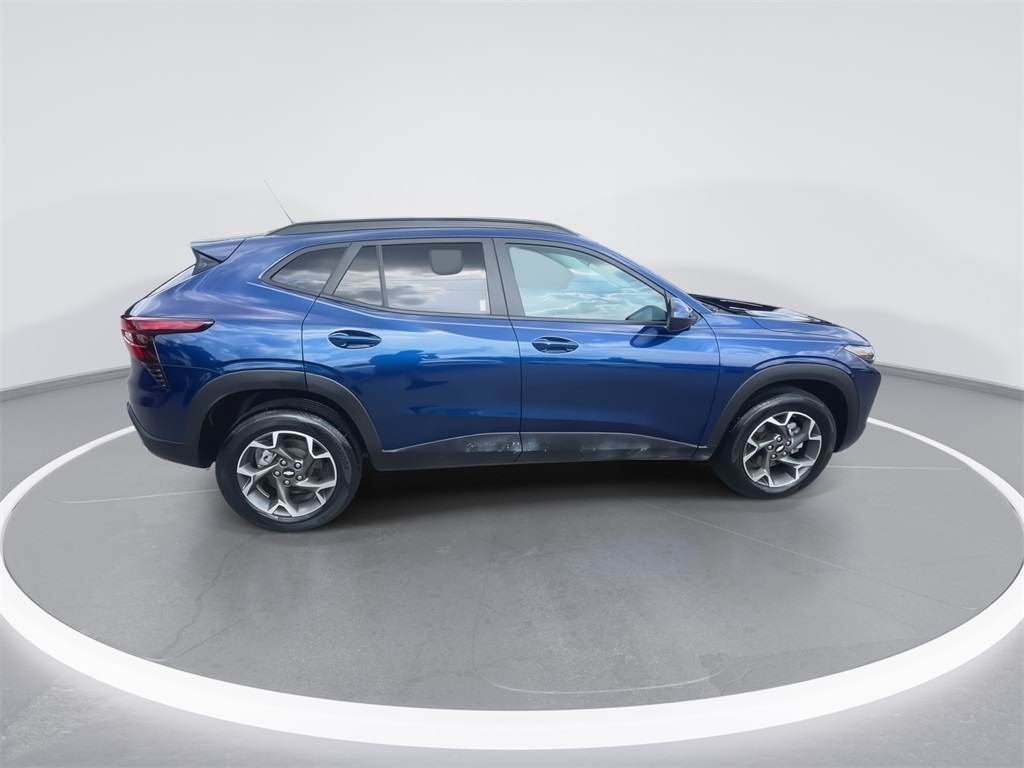 2024 Chevrolet Trax LT photo 9