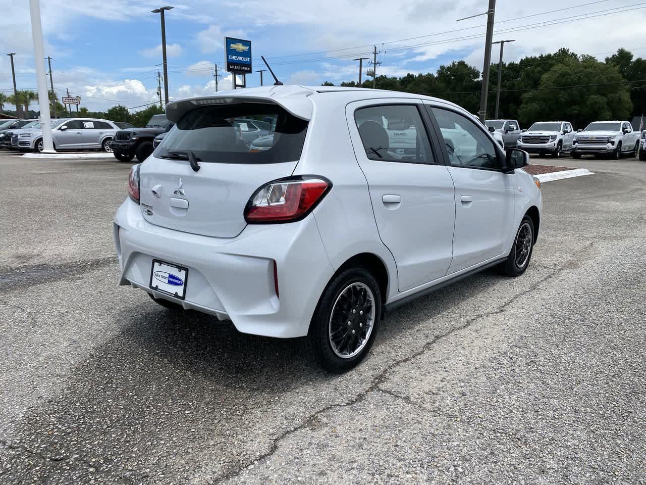 2024 Mitsubishi Mirage ES photo 3