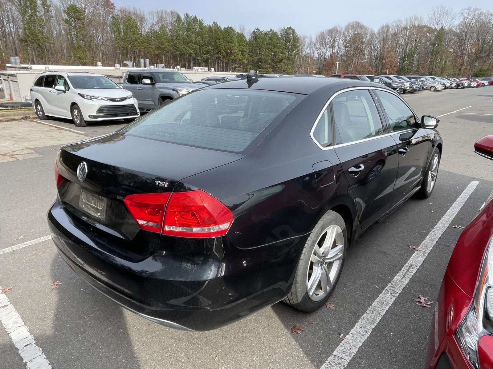 2014 Volkswagen Passat SE photo 4