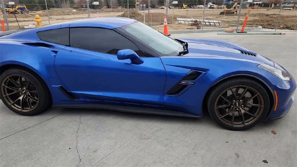 2019 Chevrolet Corvette Grand Sport 2LT photo 2