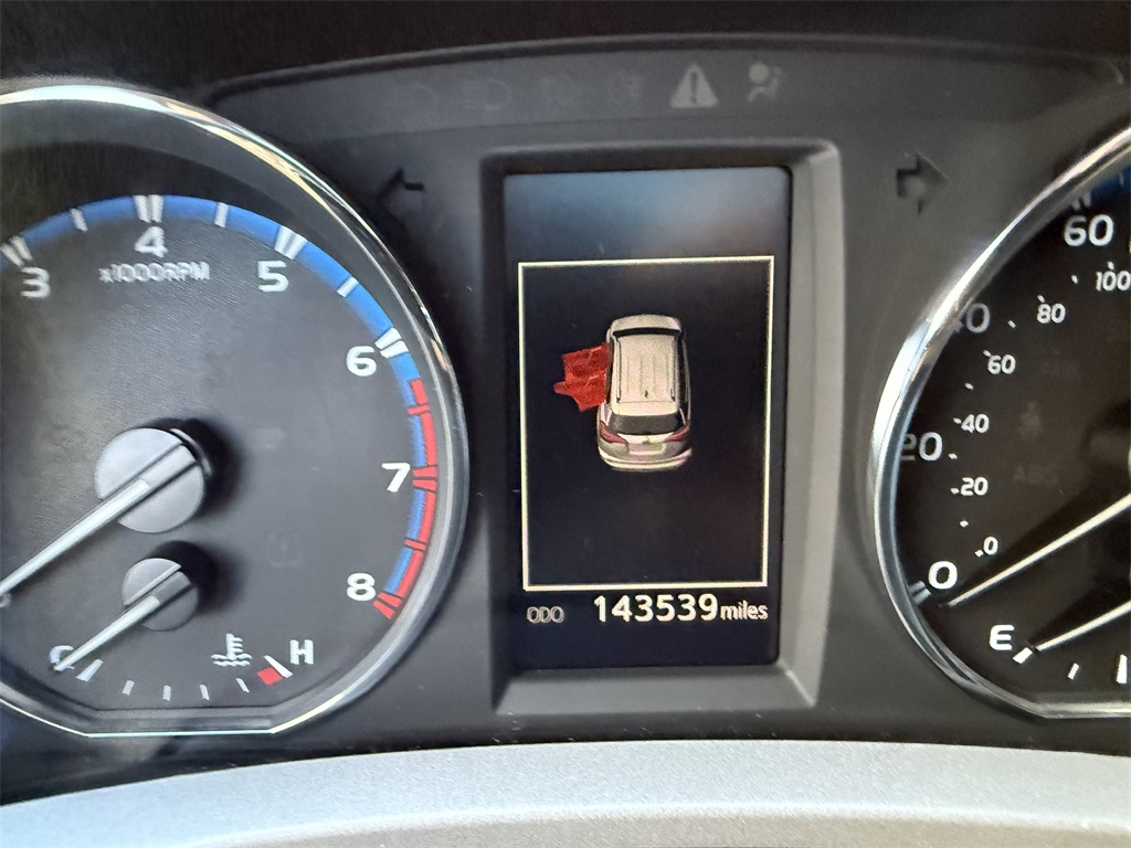 2017 Toyota RAV4 Limited photo 5