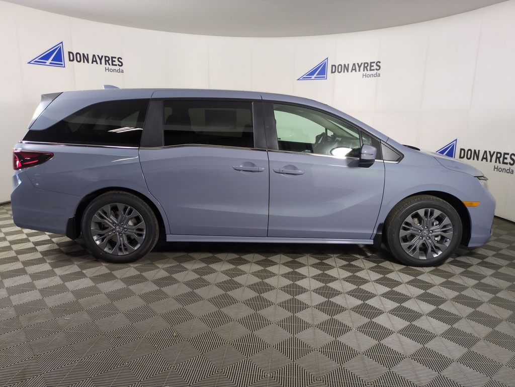 2026 Honda Odyssey Touring photo 6