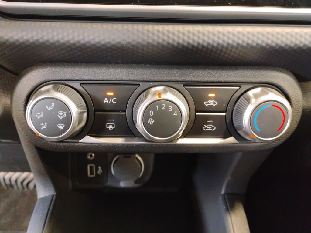 2025 Nissan Kicks Play S photo 15