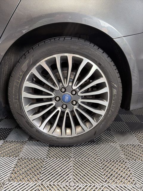 2018 Ford Fusion Hybrid Titanium photo 4