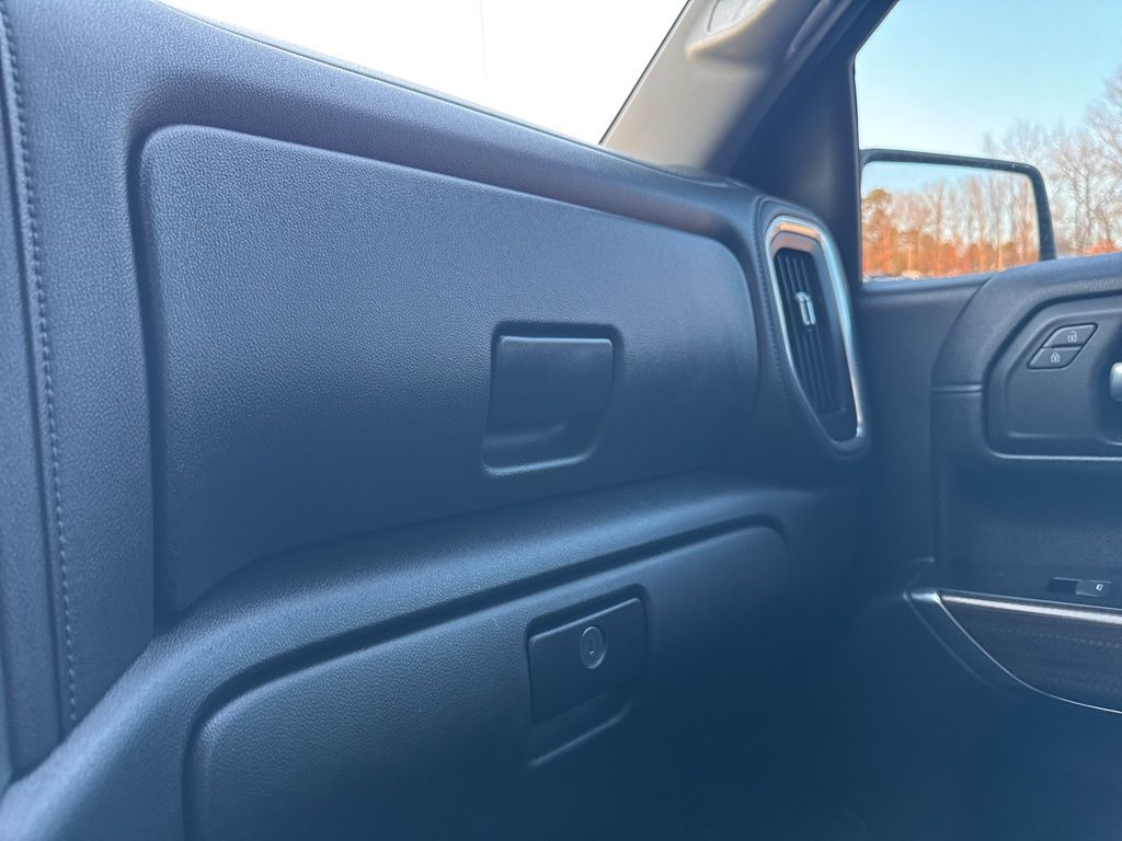 2019 Chevrolet Silverado 1500 LT photo 13