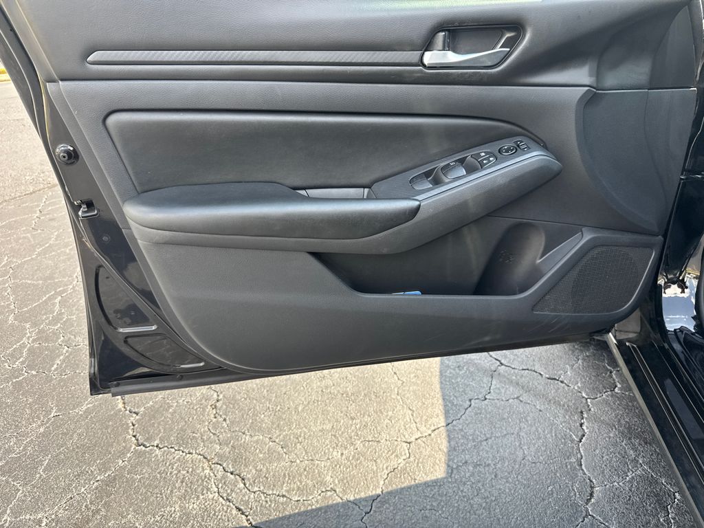 2022 Nissan Altima 2.5 S photo 11
