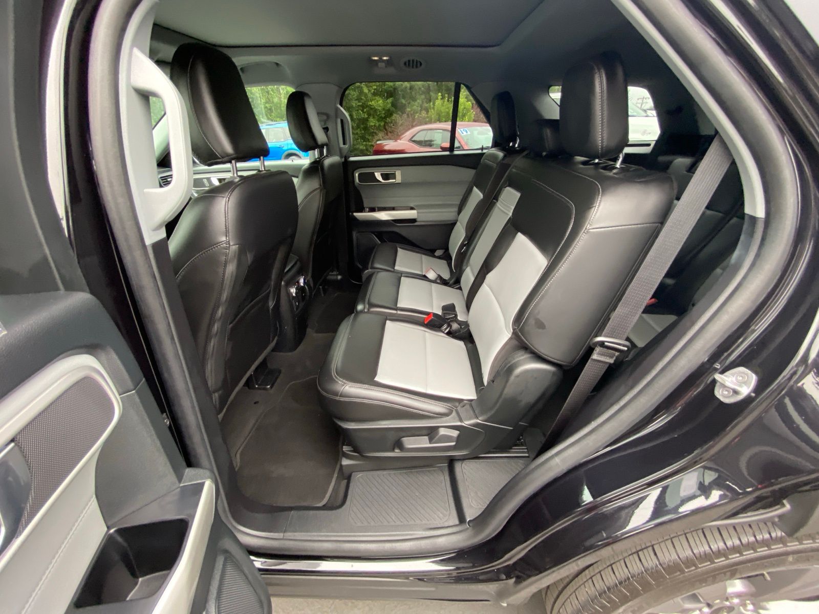 2022 Ford Explorer XLT photo 17