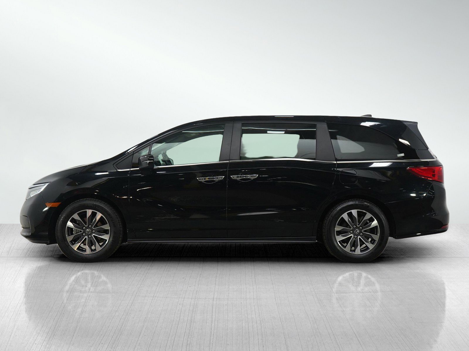 Used 2024 Honda Odyssey EX-L with VIN 5FNRL6H67RB049009 for sale in Wayzata, Minnesota